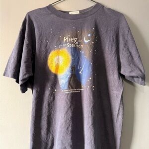 Unsigned Men's Navy Graphic Tee - 'Flieg zu den Sternen'